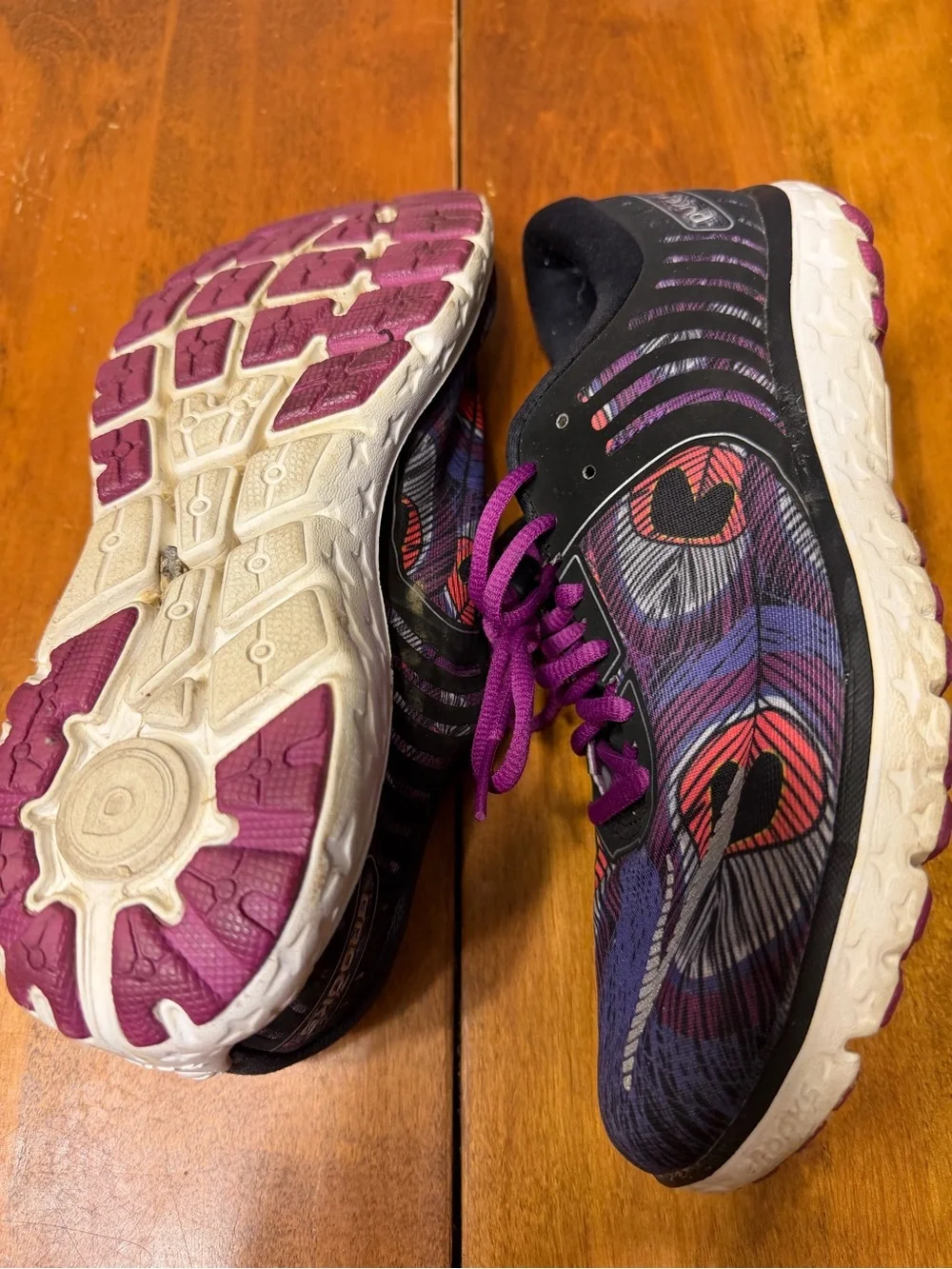Brooks Flow - Pure Barre Purple Athletic Shoes with Pink Laces. Size 8.5